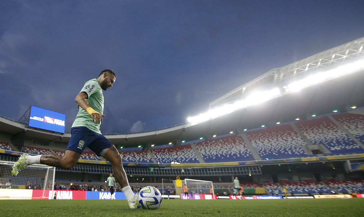 Seleção estreia hoje  nas Eliminatórias para a Copa de 2026