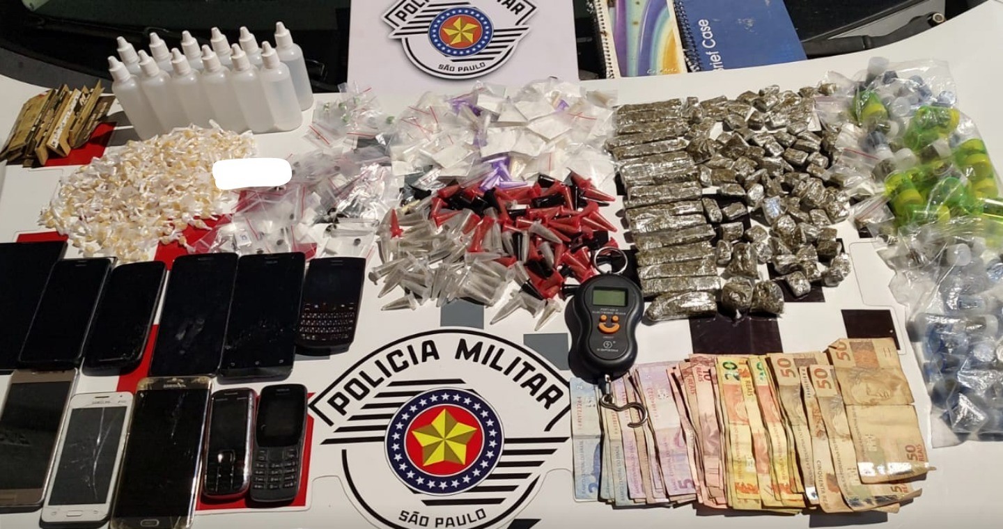 Polícia prende quatro com  860 porções de drogas no Jabaquara