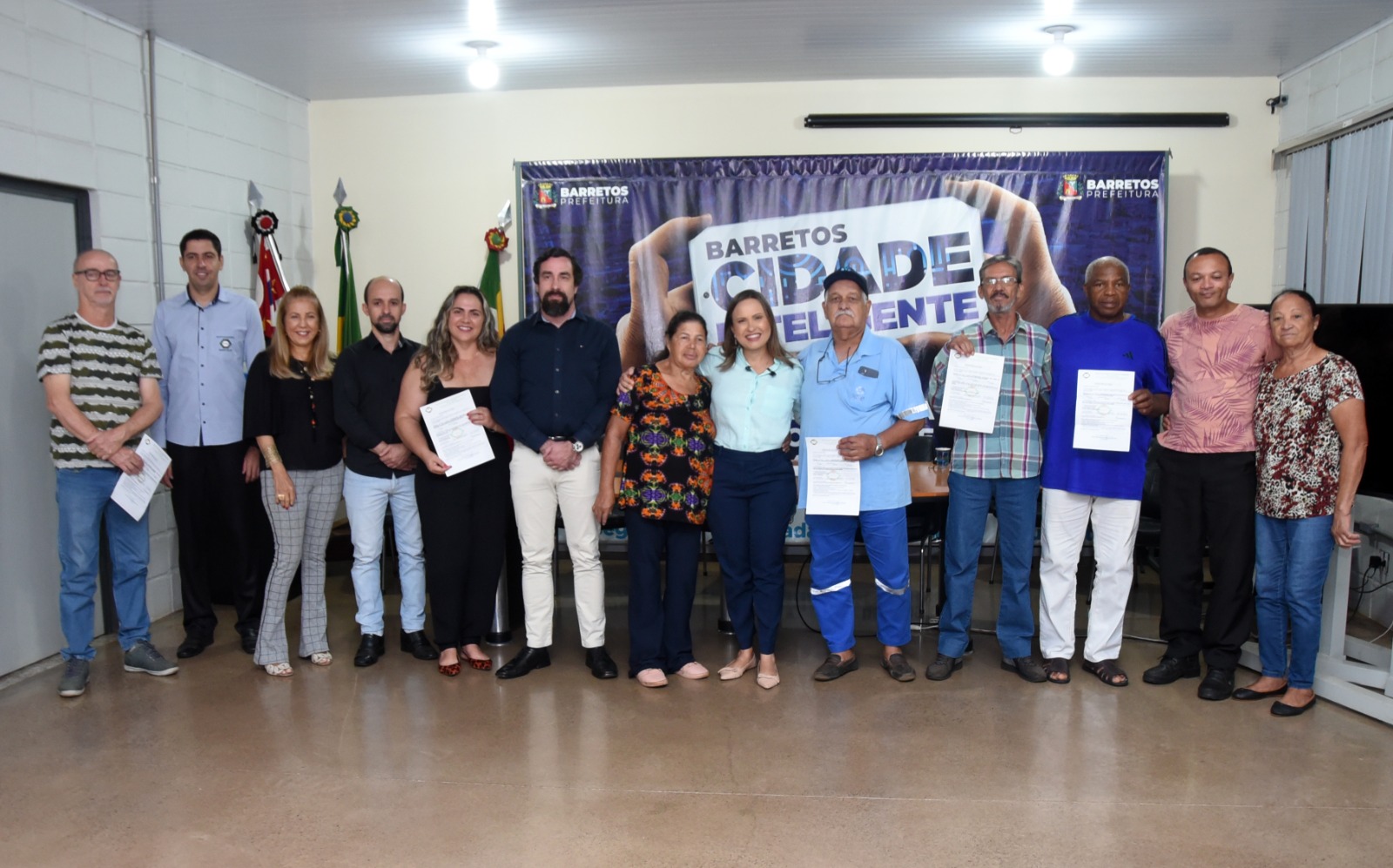 Servidores aposentados recebem homenagens  no mês da pessoa idosa