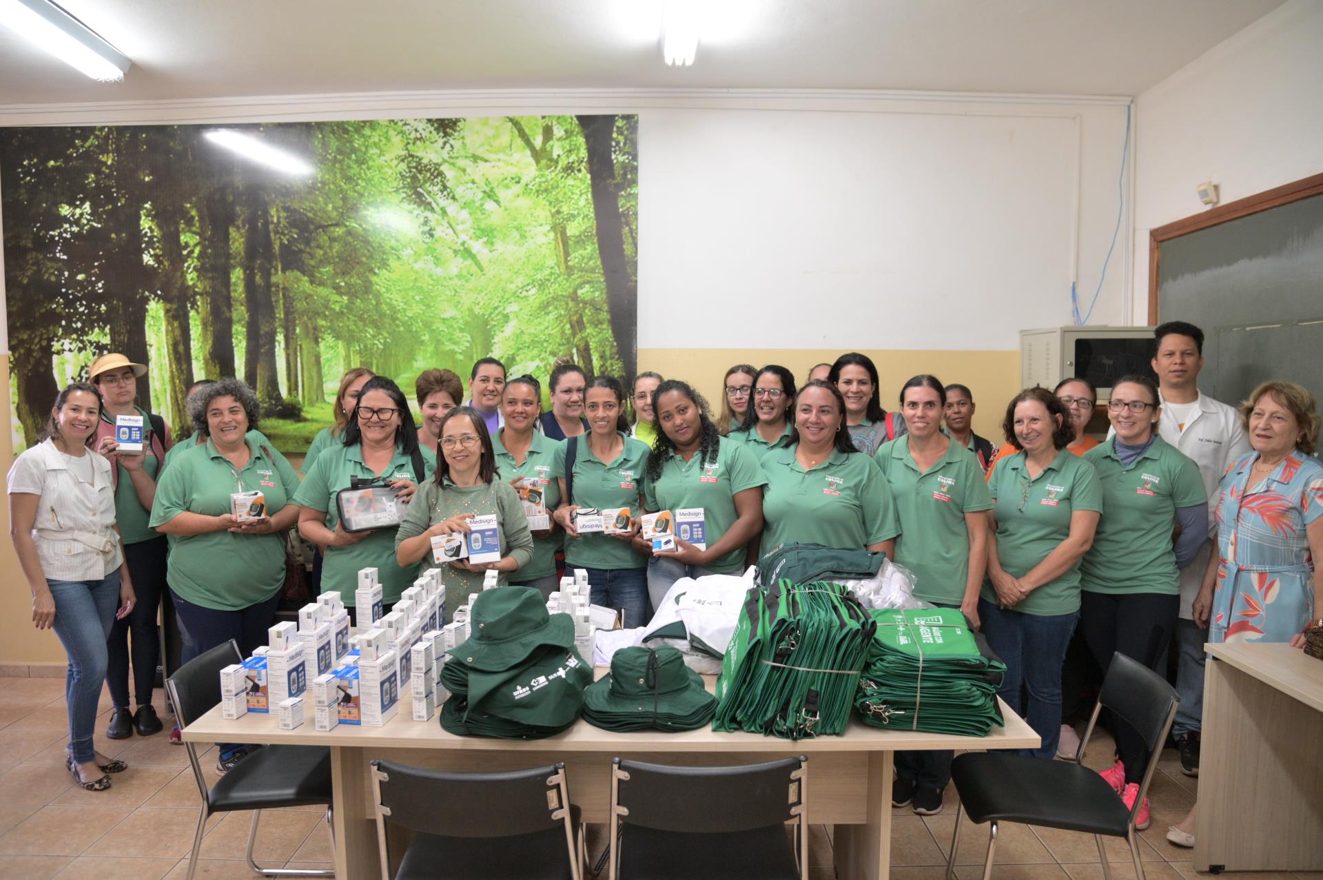 Agentes de Saúde e Endemias de Colina recebem novos uniformes e equipamentos