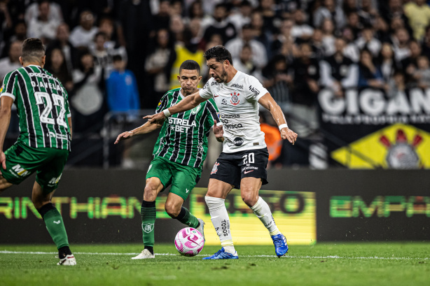 Palmeiras e Bragantino vencem, Corinthians empata e Santos goleado no Sul