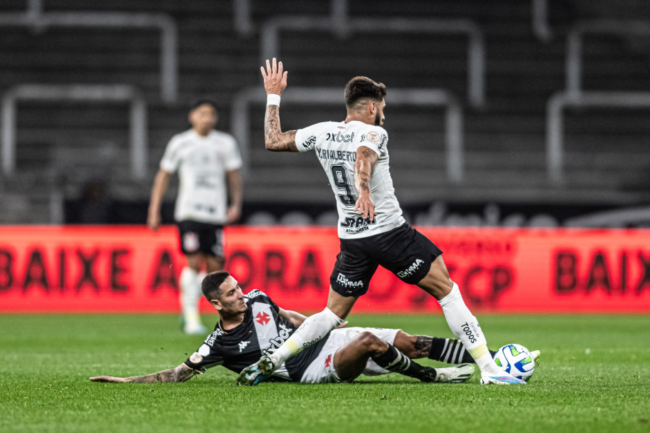 Corinthians e Vasco jogam hoje pelo Brasileirão