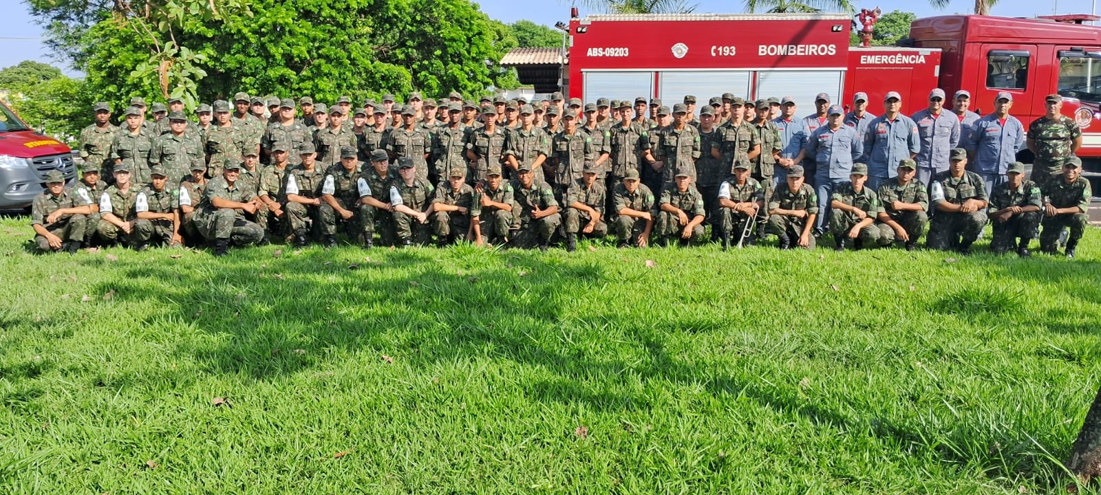 Atiradores recebem instrução de combate a incêndio