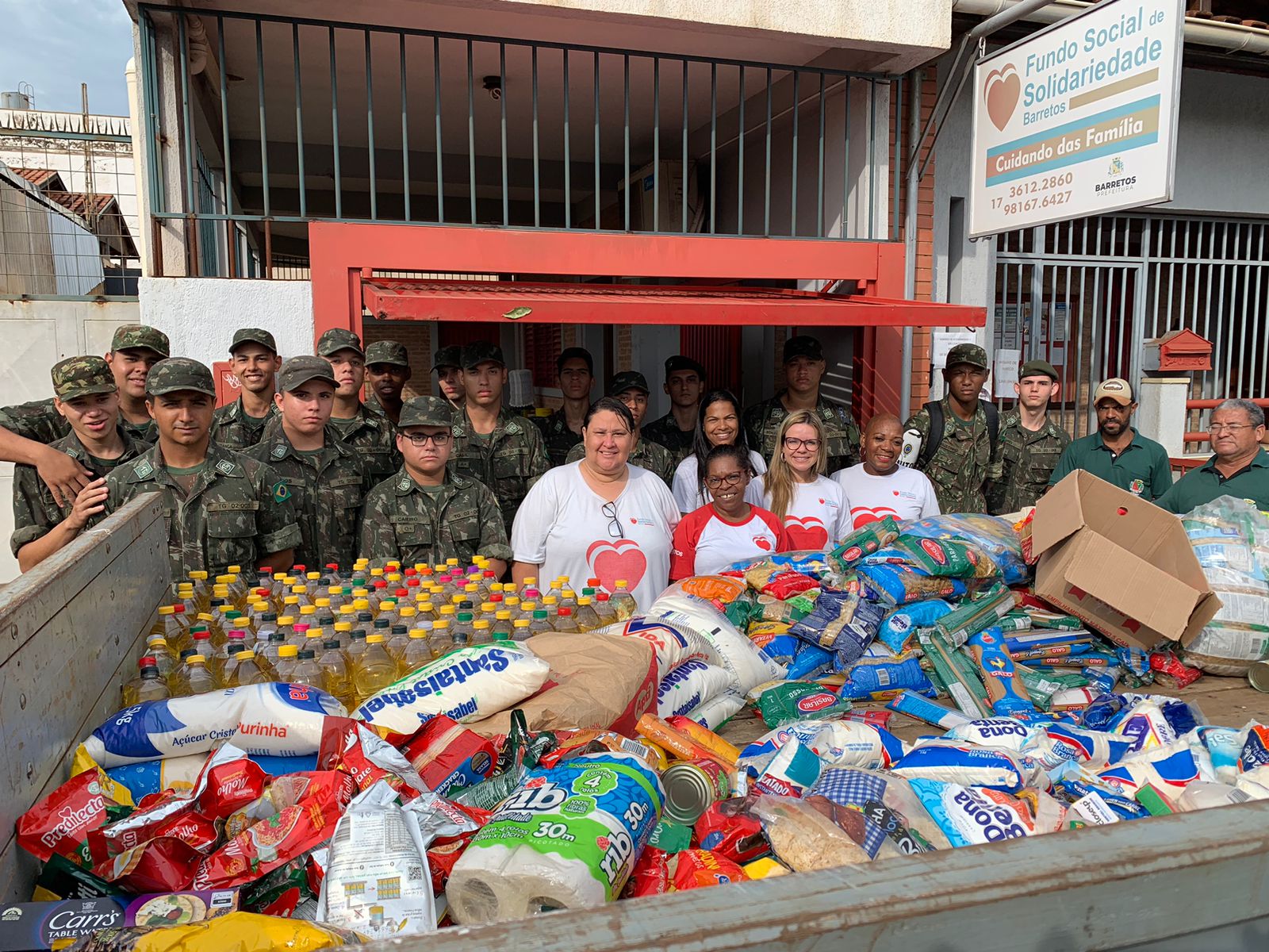 Fundo Social de Solidariedade recebe cerca de uma tonelada de alimentos arrecadados pelo Tiro de Guerra