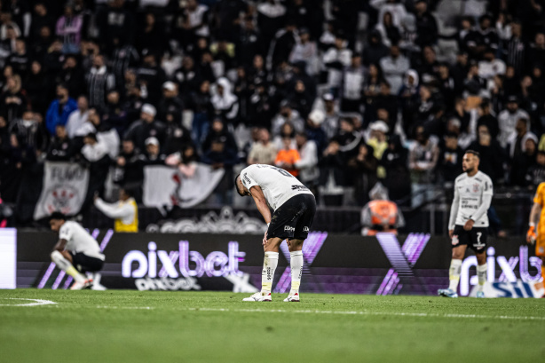 Corinthians é goleado pelo Bahia na abertura da rodada na  Arena