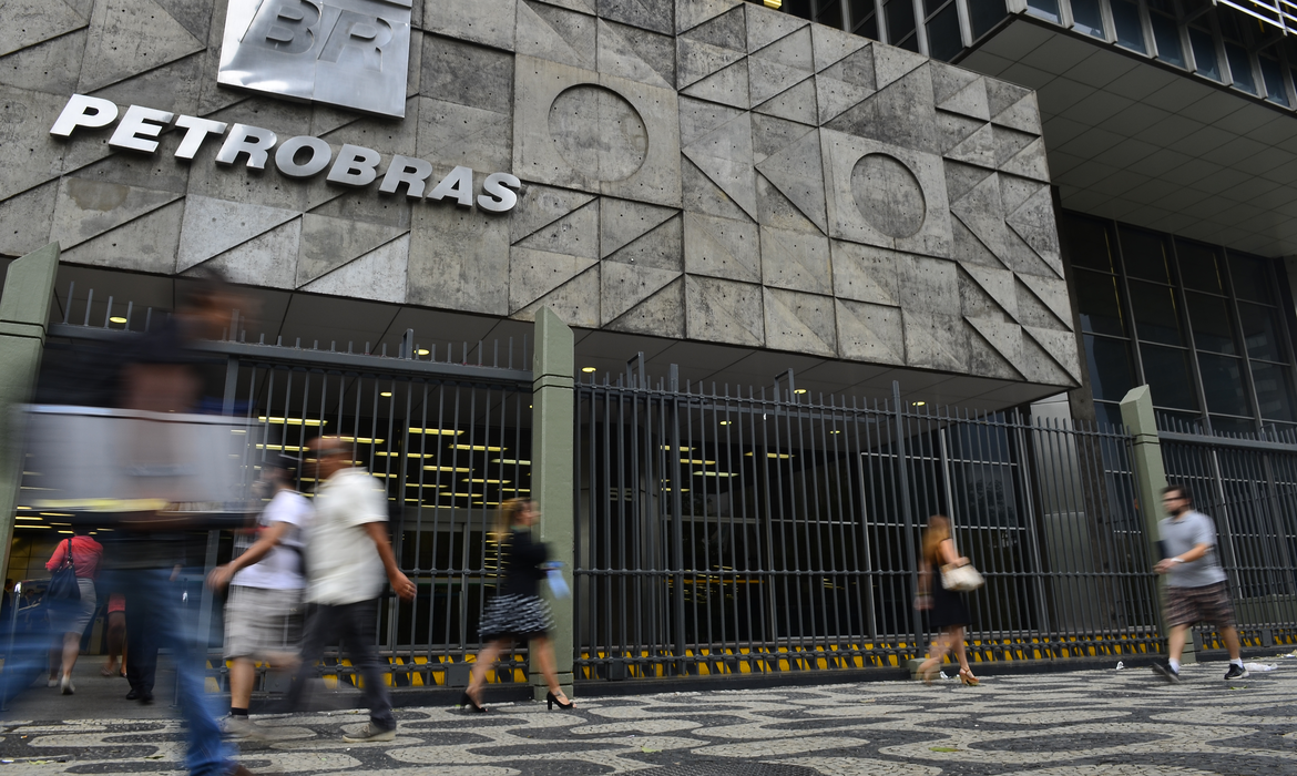 Petrobras refina 100% de óleo de soja pela primeira vez