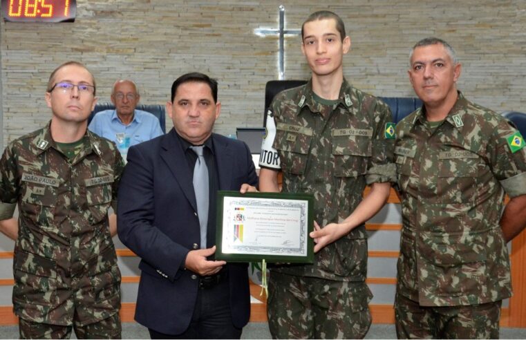 Matheus Henrique Martins da Cruz recebe o Diploma Atirador Destaque do Ano 2023