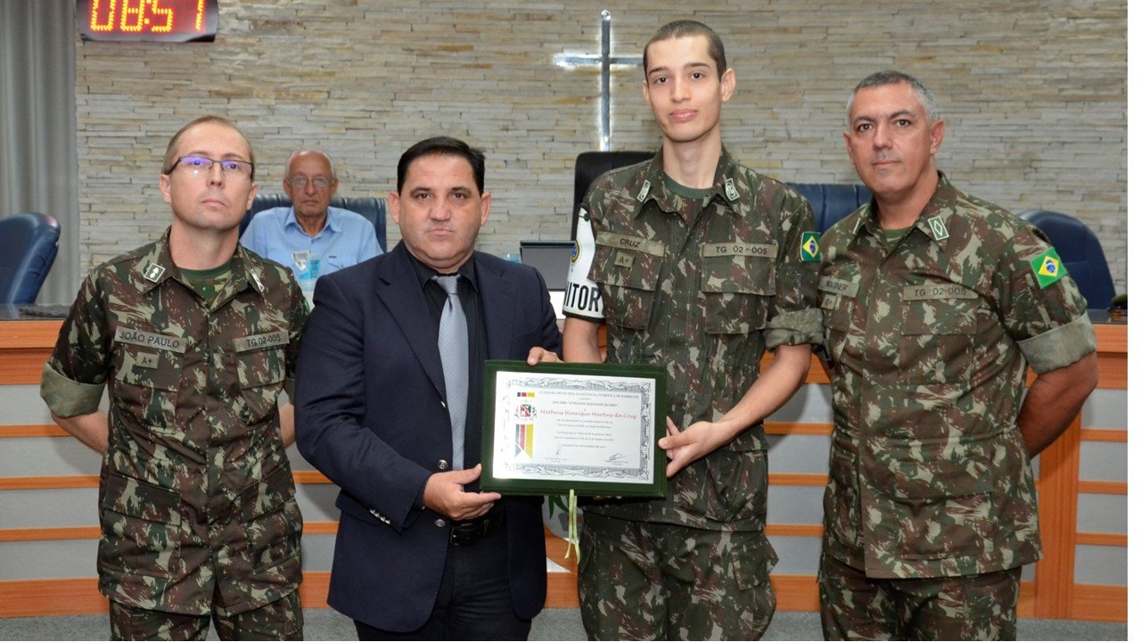 Matheus Henrique Martins da Cruz recebe o Diploma Atirador Destaque do Ano 2023