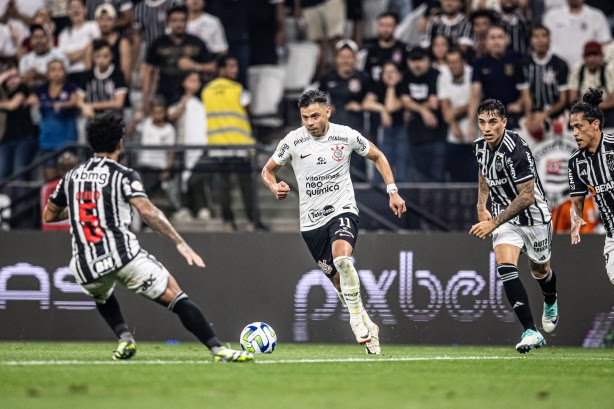 Santos vence fora de casa  e Corinthians empata na Arena