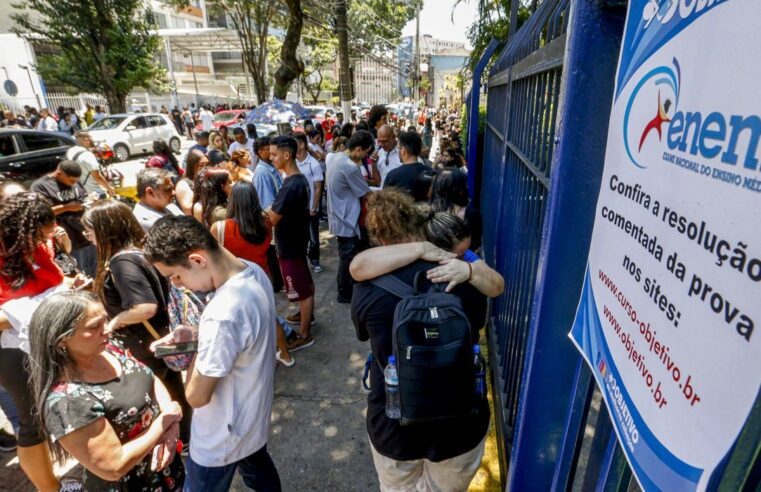 Milhões de candidatos fazem a segunda prova do Enem neste domingo