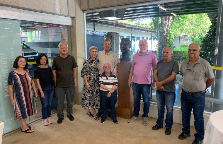 Biblioteca do UNIFEB é presenteada com busto do patrono Prof. Roberto Rossi Zuccolo, considerado um dos mais importantes engenheiros do Brasil  