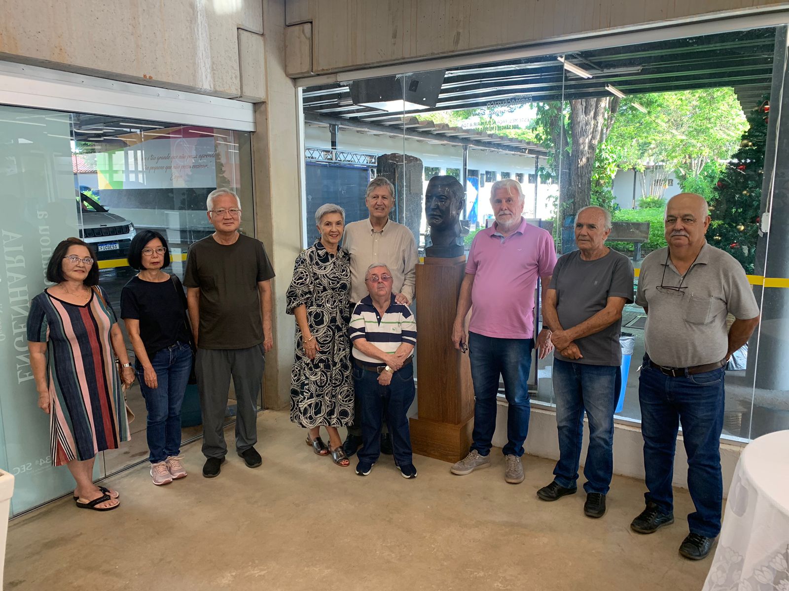 Biblioteca do UNIFEB é presenteada com busto do patrono Prof. Roberto Rossi Zuccolo, considerado um dos mais importantes engenheiros do Brasil  