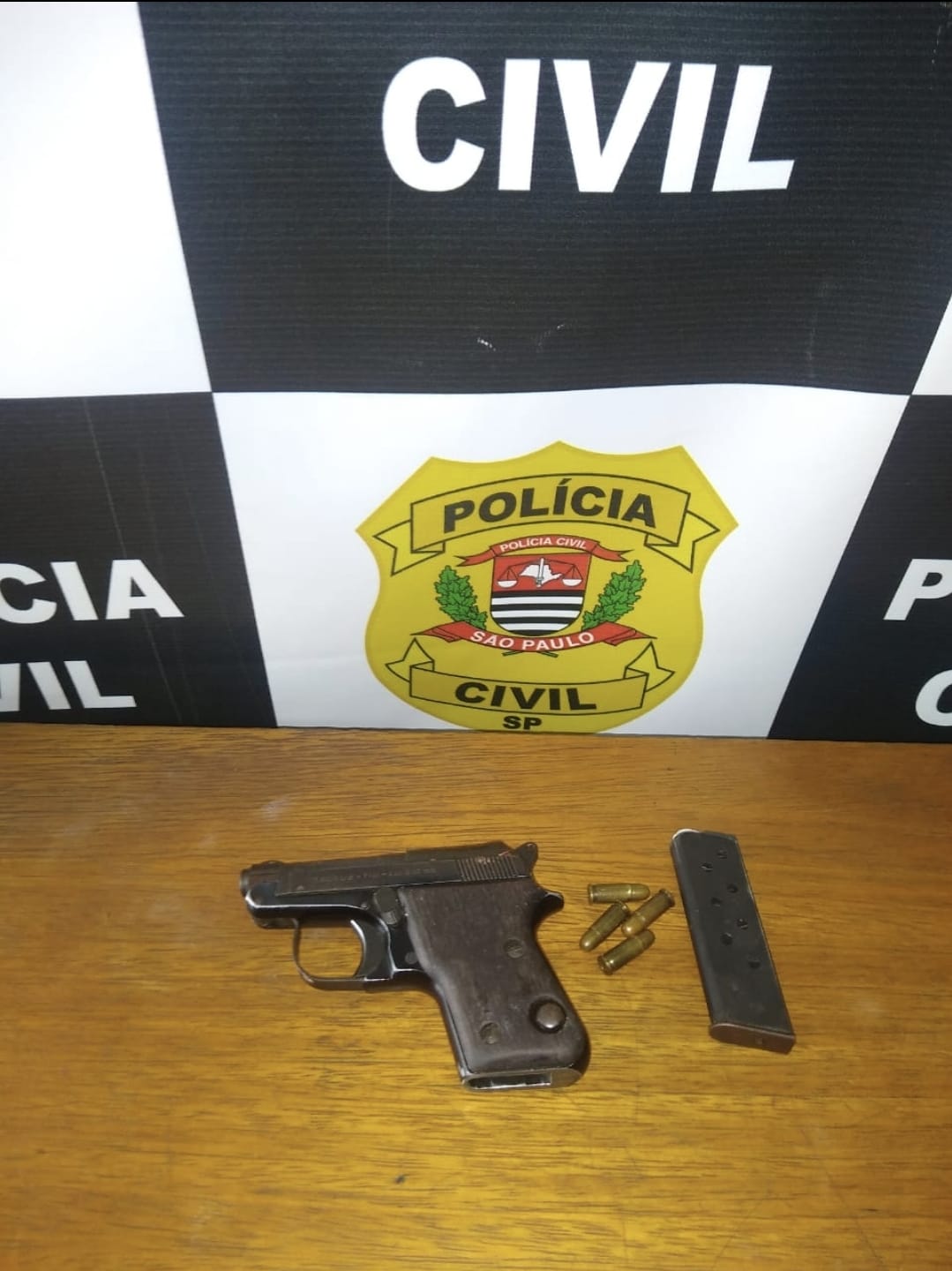 Autor de homicídio é preso ao ser entregar a Polícia Civil