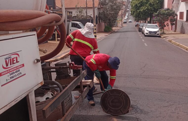 SAAE Barretos realiza manutenção preventiva nas tubulações de esgoto para enfrentar o aumento das chuvas