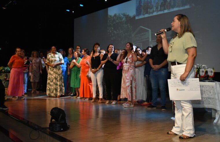 Prêmios dos programas Pró-Cemei, Pró-Ideb e Pró-Alfabetização são entregues para escolas e professores da Rede Municipal de Ensino