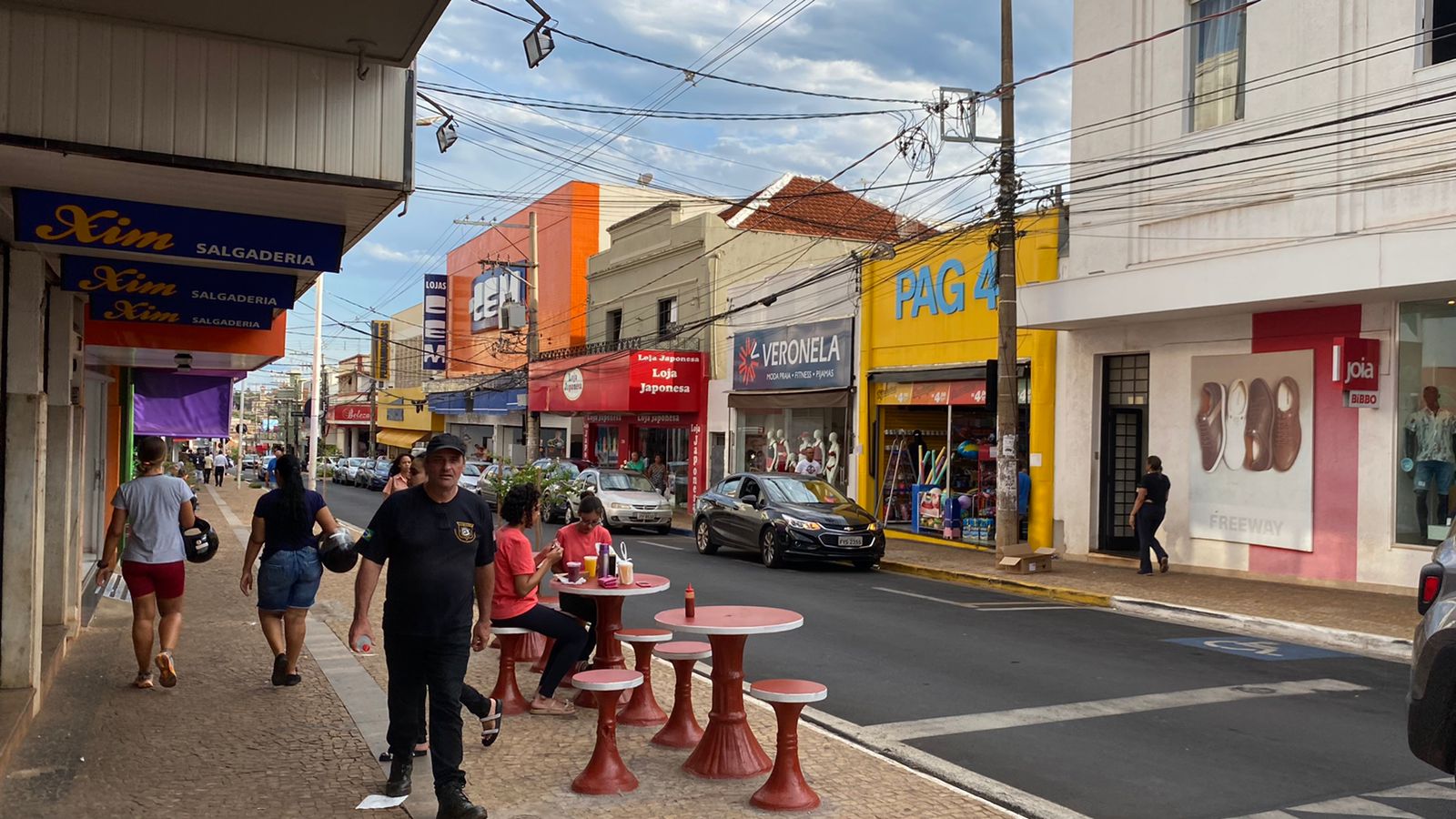 Vendas no Comércio de Barretos devem aumentar nas vésperas do Natal