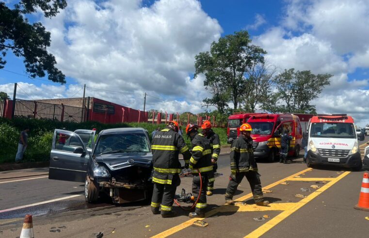 Acidente mobiliza Corpo de Bombeiros e SAMU  na Assis Chateaubriand