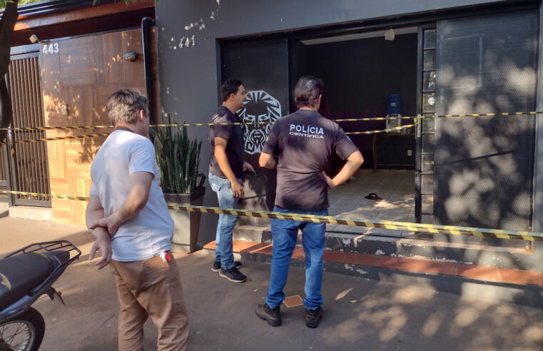 Homem atingido por disparos de arma em barbearia morre  na Santa Casa em Barretos.