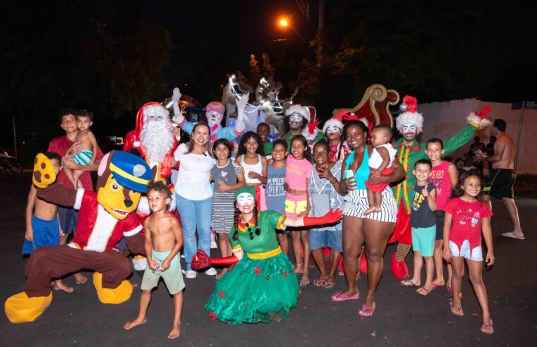 Bonde do Noel é sucesso nos bairros de Barretos