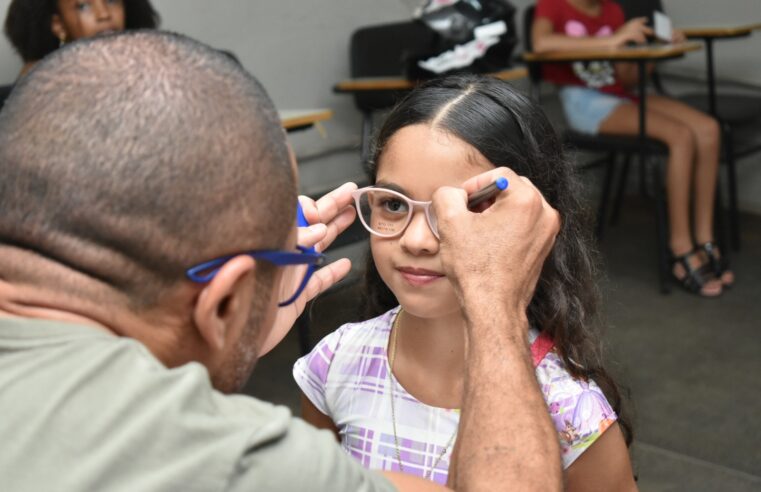 Alunos da Rede Municipal de Ensino de Barretos realizam prova de óculos