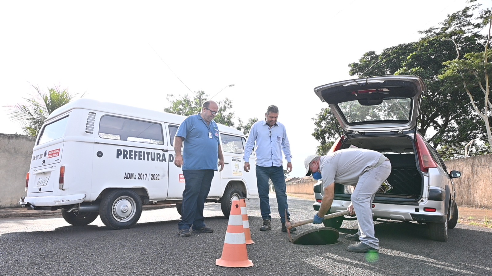 Prefeitura de Colina inicia dedetização na rede de esgoto para o controle de baratas e escorpiões