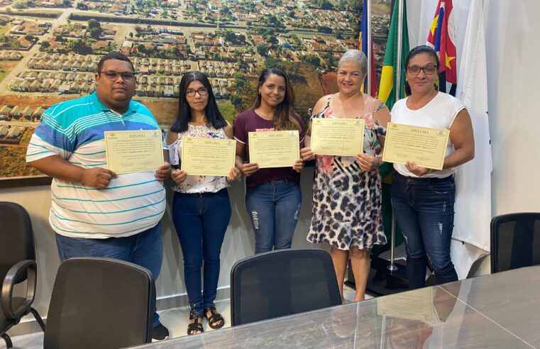 Conselheiros Tutelares são empossados em reunião no gabinete da prefeitura de Colômbia