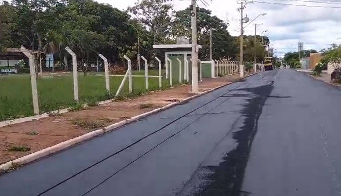 Prefeitura de Barretos dá continuidade às obras de recapeamento asfáltico Serviço concentra-se na Avenida 27, no Christiano Carvalho