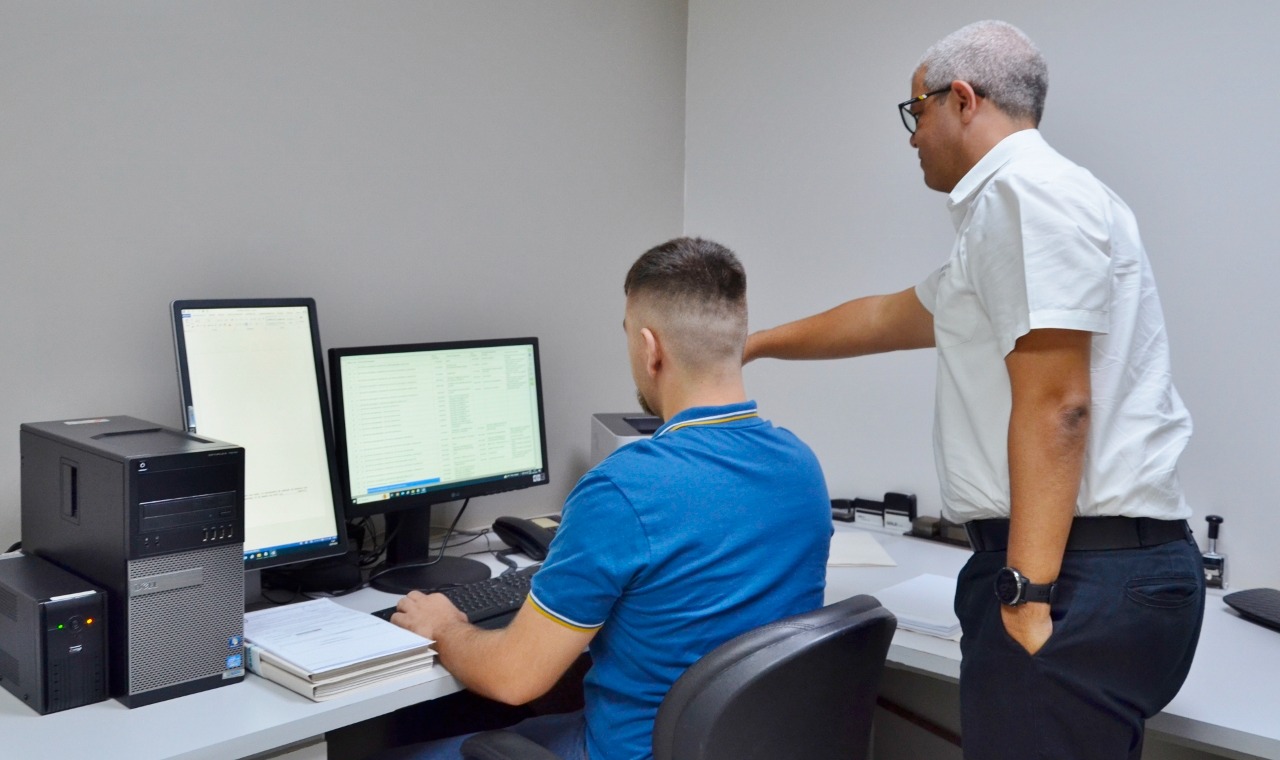 Presidente recebe estudantes que farão estágio na Câmara de Barretos