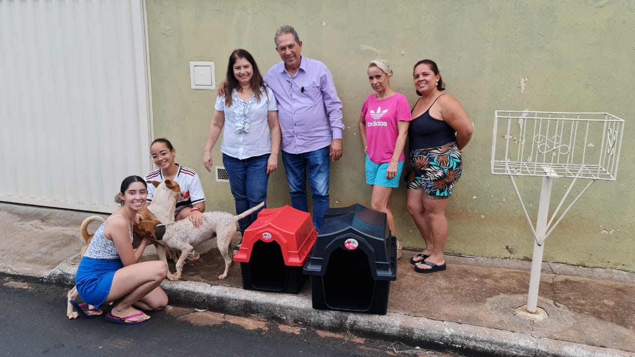 Contemplados recebem Casinhas do Projeto Pet House