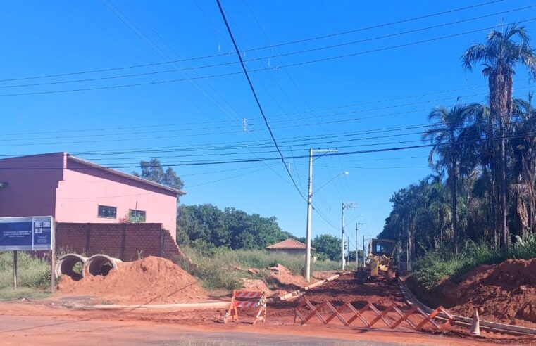 Prefeitura inicia regularização da pavimentação asfaltica da Rua dos Curiós