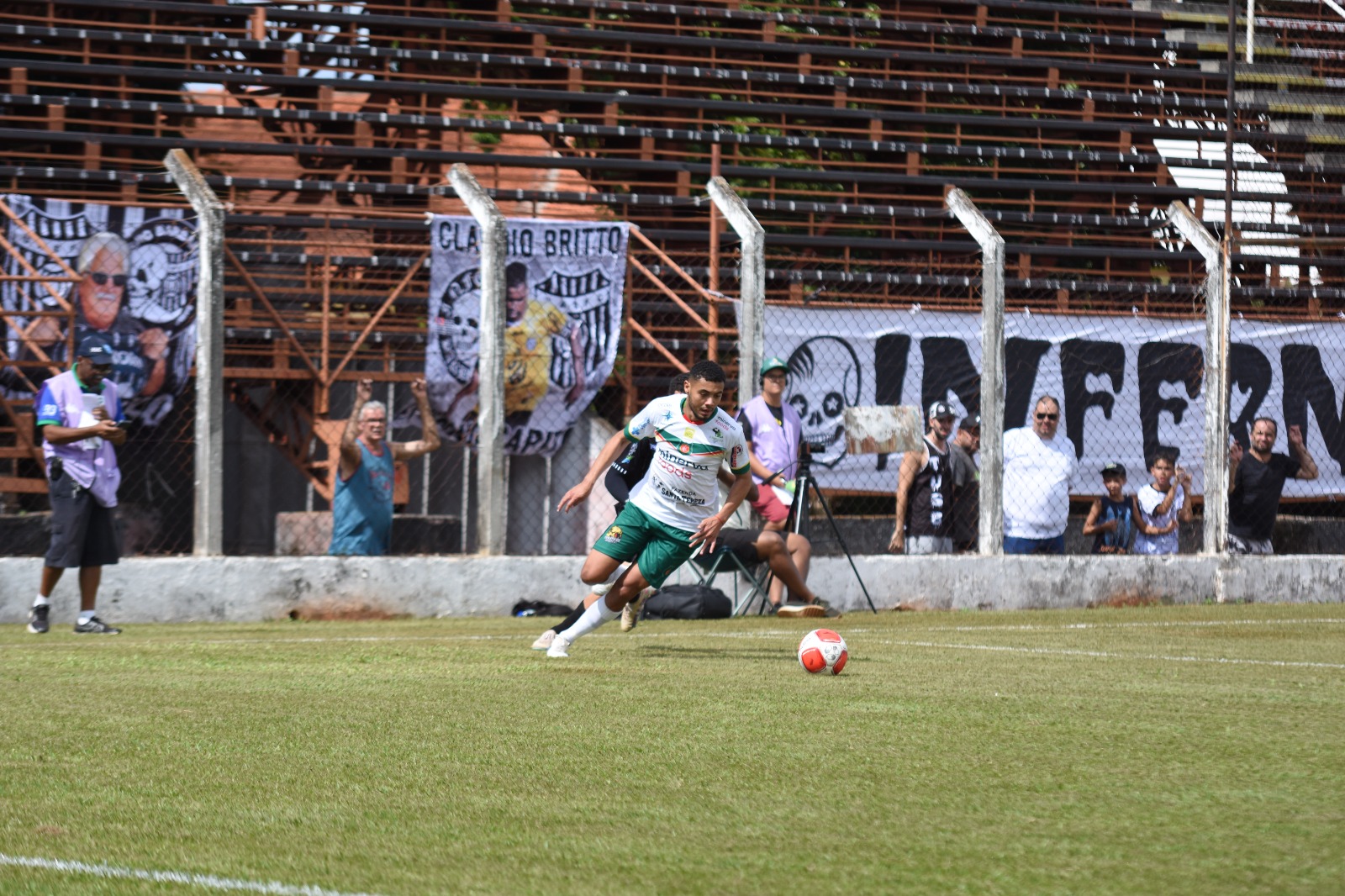 Barbarense vence o Barretos com gol no final do segundo tempo