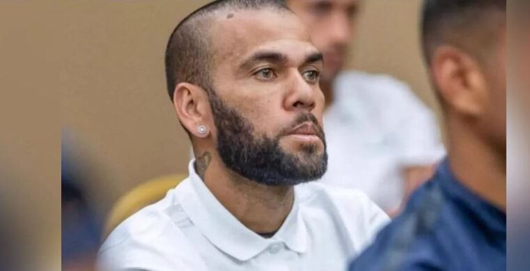 Justiça espanhola condena Daniel Alves a pena de 4 anos por crime de estupro