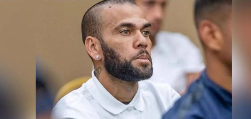 Justiça espanhola condena Daniel Alves a pena de 4 anos por crime de estupro