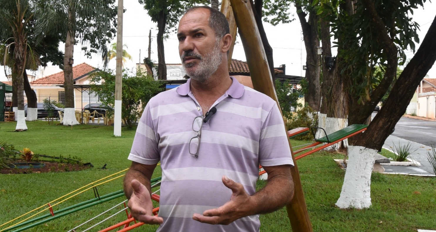 Praça Santa Helena é revitalizada por comerciante