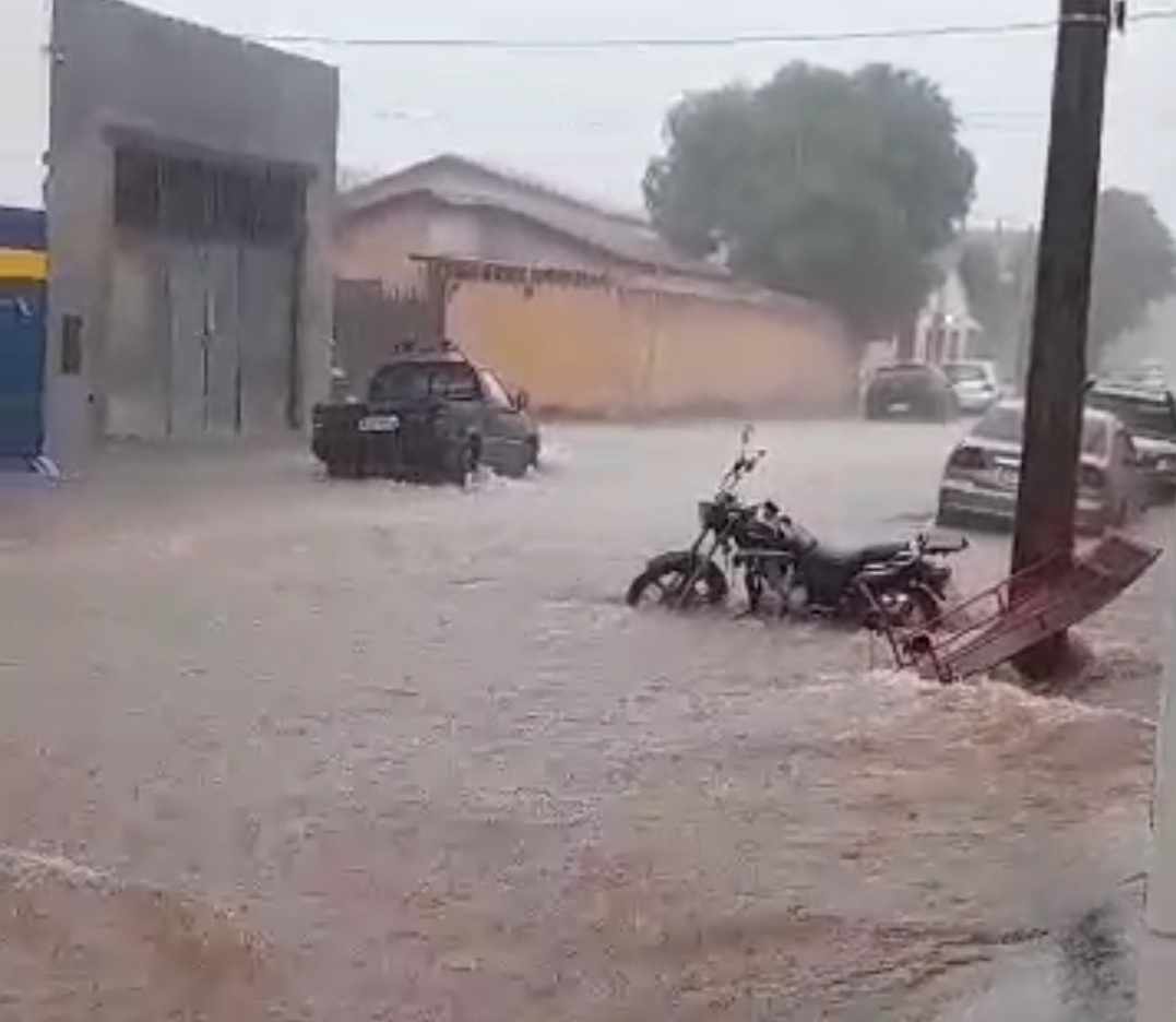 Barretos registra chuva de 70 mm em 1 hora, segundo a Defesa Civil