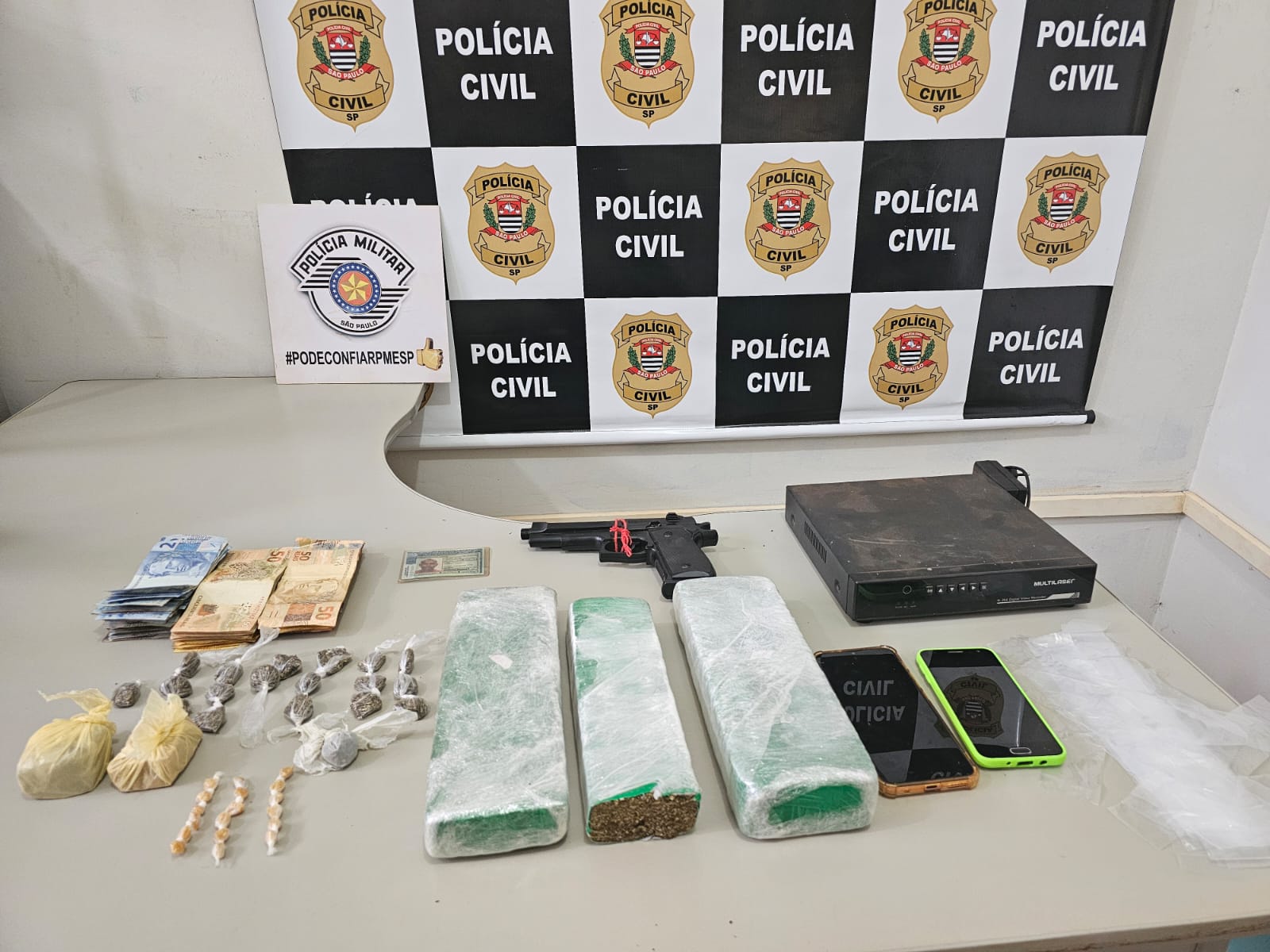 Polícia de Guaíra prende mais de 2 kg de drogas e dinheiro