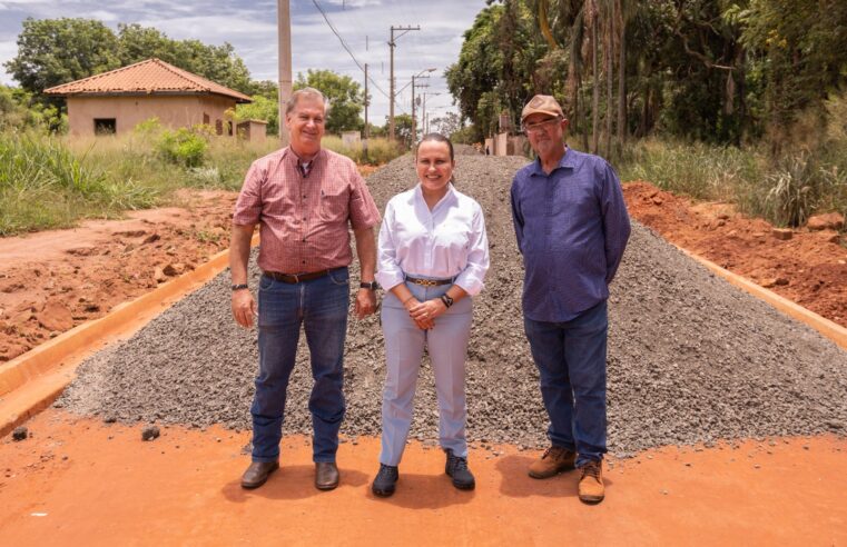 Jardim Caiçara: Rua dos Curiós é preparada para pavimentação