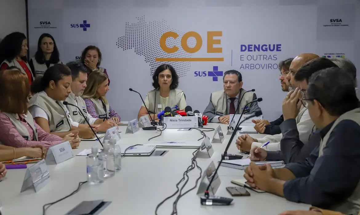 Ministério da Saúde estuda ampliar oferta da vacina contra dengue