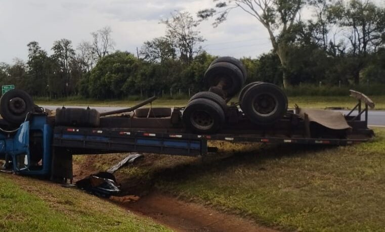 Caminhoneiro morre em acidente na Faria Lima