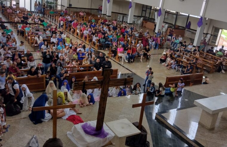 Paróquia São Benedito realiza encenação da Paixão de Cristo