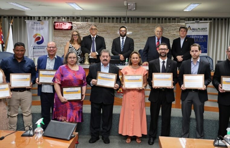 Rotary Club de Barretos homenageia personalidades durante Sessão Solene na Câmara