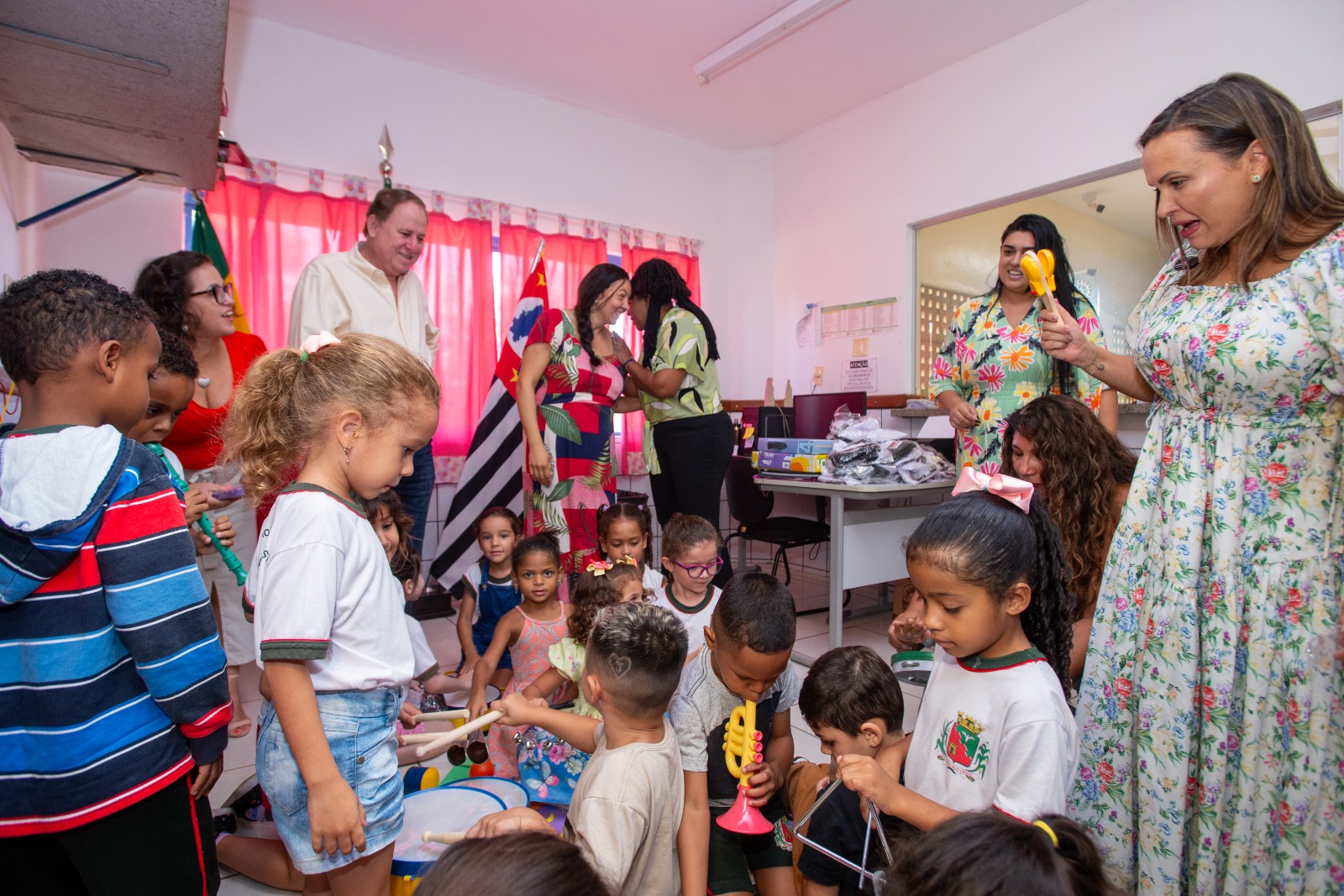 Prefeitura de Barretos inicia entrega de brinquedos educativos para todos os Cemeis