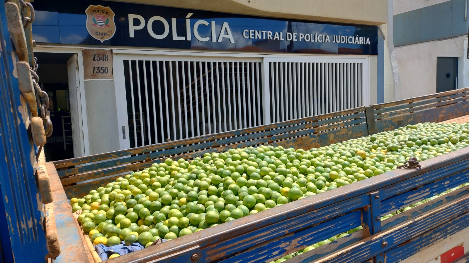 Comerciante é preso por receptação de laranjas