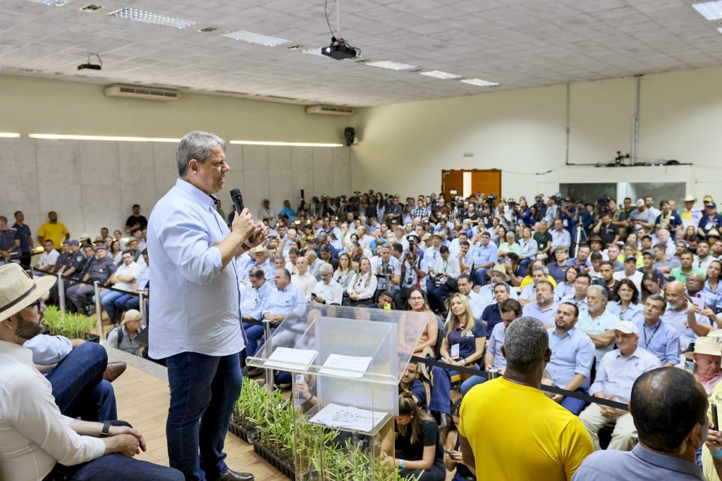 Governador visita a Agrishow e faz anúncios