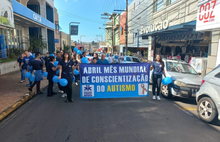 Entidades participam de Caminhada de alerta sobre o Autismo