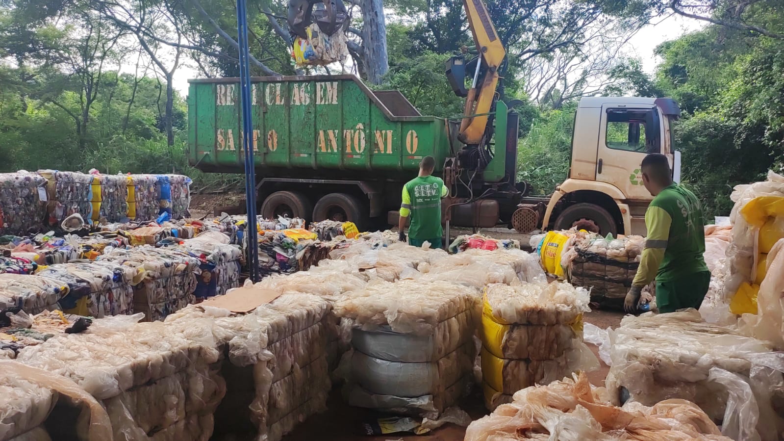 SAAE Barretos viabiliza venda de materiais recicláveis e reforça compromisso ambiental