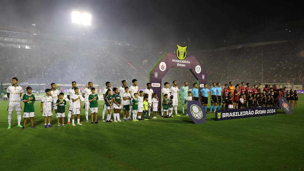 Palmeiras vence  e Corinthians empata na estreia do Brasileirão