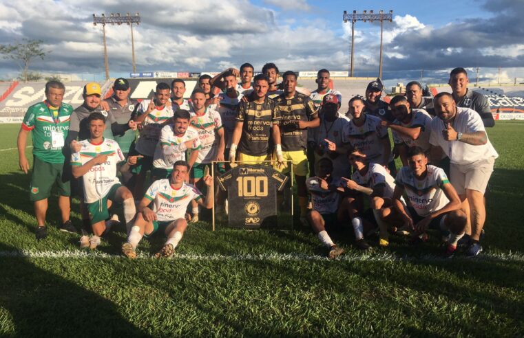 Goleiro do BEC é homenageado pelos 100 jogos no BEC