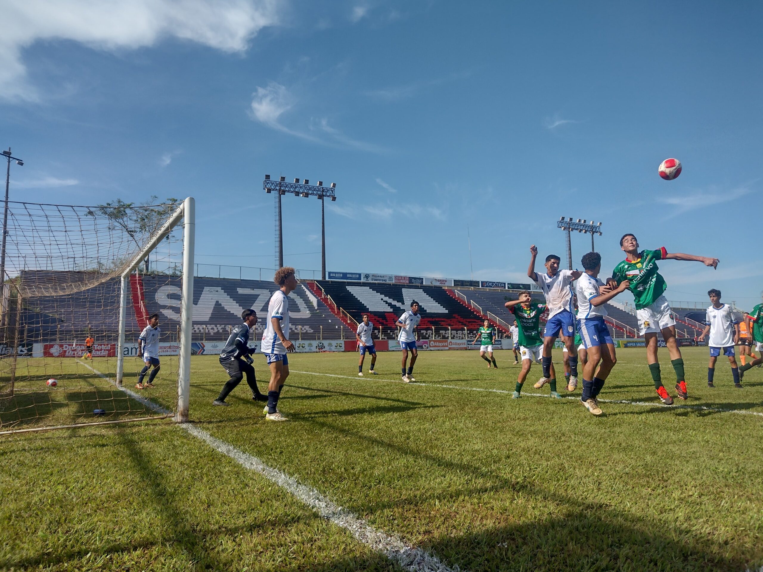 BEC estreia com empate no Sub-15 e goleia o Sub-17