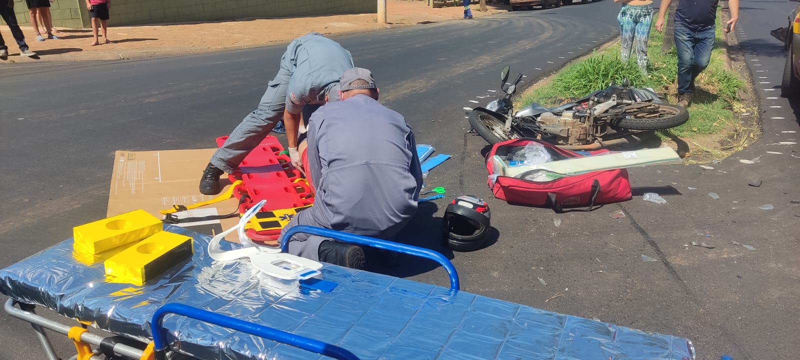 Motociclista fica ferido em acidente no Distrito Industrial I